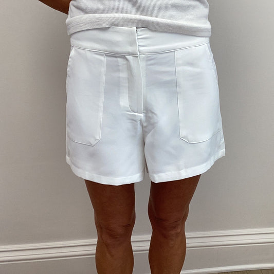 Woven Short with pockets-White